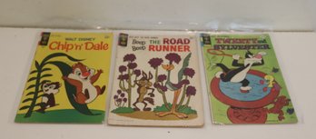 Vintage Comics Chip 'n' Dale, Road Runner, Tweety And Sylvester  (H-18)
