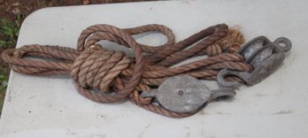 Vintage Pair Of Pulleys With Rope  (T-19)