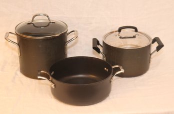 3 Black Pots