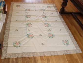 Tablecloth With Lace Trim & Embroidered Flowers. (O-34)