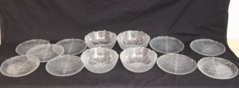 9 Clear Glass Cabbage Plates And 4 Bowls (G-94)