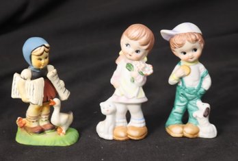 Vintage Porcelain Figurines  (M-89)