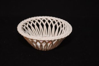 Vintage HEREND HUNGARY Handpainted Open Weave Floral Basket Porcelain Bowl. (B-11)
