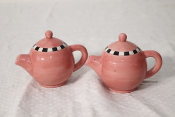 Teapot Salt & Pepper Shakers (m-53)