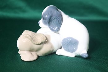 Nao By Lladro #0385 Wake Up 1983 Porcelain Figurine Playful Pups Dogs Puppies