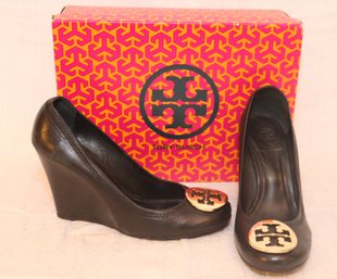 Tory Burch Sophie Black Leather Wedge Pumps Size 7.5