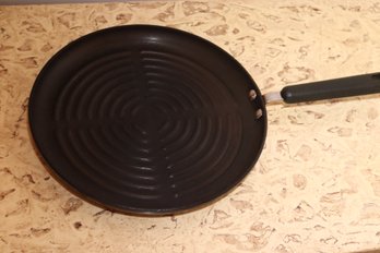 Circulon Jumbo 12-Inch Round Grill Nonstick Frying Pan, Black Hard Anodized (B-70)