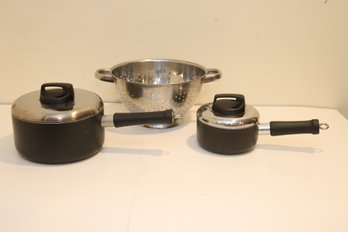 Pair Of Tools Of The Trade Illumina Pots With Lids And A Colander (J-5)