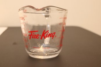 Fire-king 2 Cup Glass Measuring Cup By Ankor Hocking (J-8)