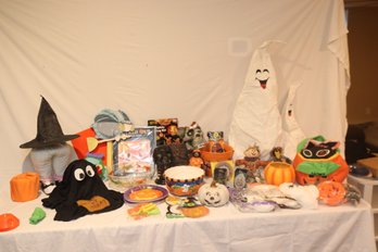 Halloween Decor Lot (T-35)