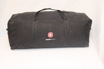 SwissGear Family 14' X 14' Dome Tent. (T-42)