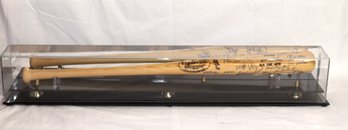 NY METS Team Signed Baseball Bat In Acrylic Case (R-69)