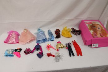 Barbie Doll Clothing And Case (J-5)