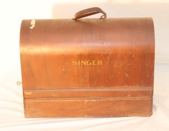 Antique Portable Singer Sewing Machine (C-80)