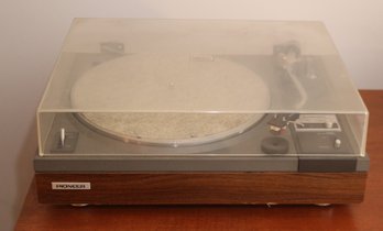 Pioneer PL-115D - Stereo Turntable Record Player. (U-72)