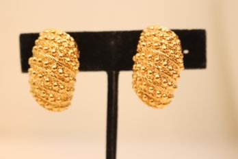 Vintage ST JOHN Signed Textured Gold Tone Half Hoop Clip On Earrings. (H-67)