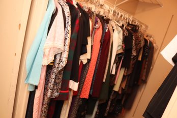 Womens Clothing Closet Lot (T-49)