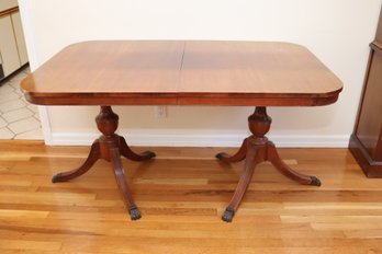 Vintage Dining Room Table With Leaves And Pads (L-18)