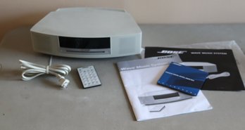 Bose Wave Music System AWRCC2. (T-63)