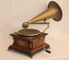 Antique Victor Monarch Gramophone 'his Masters Voice' Working Condition.