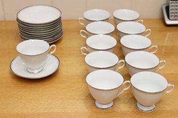 Set Of 10 Cups And Saucers (L-78)