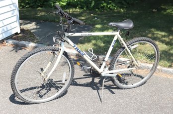 TREK Antelope 820 Mountain Bike (S-33)