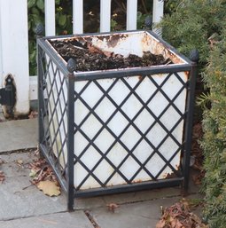 White And Black Metal Square Outdoor Planter (G-19)