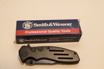 Smith & Wesson Extreme Ops SWA24S BLACK TACTICAL Folding Pocket Knife (D-13)