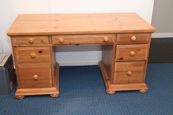 Broyhill Wooden Desk (J-99)