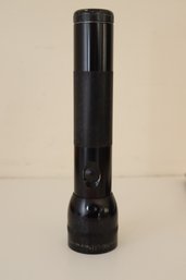 10 Inch Black Mag-lite Flashlight (D-27)