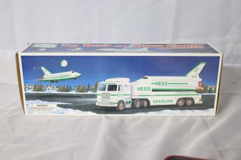 1999 Hess Truck With Space Shuttle (E-21)