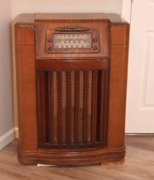 1940's Philco Radio-Phonograph, Model 46-1209,  (O-4)