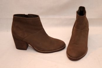 BLONDO Brown Suede Boots Sz. 6.5M