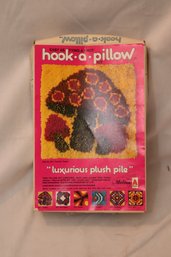 Vintage Hook-a-pillow Kit