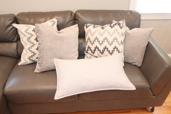 Throw Pillows (E-89)