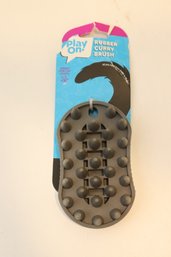 Play On Rubber Curry Brush Great For Cat Coats! (M-4)