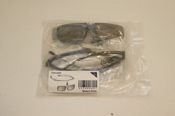 2 New In Package Sony TDG-500P Genuine 3D Glasses (M-7)