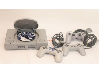 Sony PlayStation Original PS1 SCPH-1001 W/ Controllers And Game (R-34)