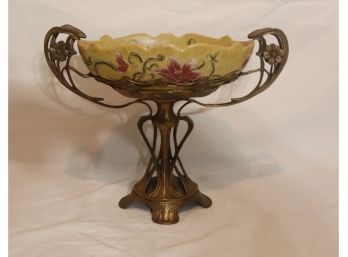 Porcelain Bowl On Brass Stand (R-8)