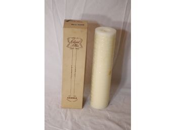 White Colonial Pilar Candle