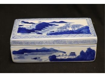 Blue And White Chinese Porcelain Trinket Box (P-9)