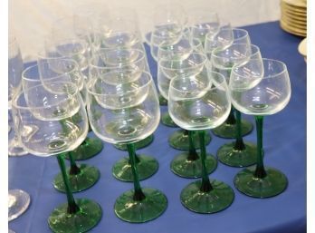 Vintage Set 22 Green Stem Wine Glasses Verrerie D'Aques Luminarc France