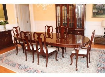 Beautiful Oval Shaped Expandable Dining Room Table 2 Leaves & Pads W/ 6 Chairs