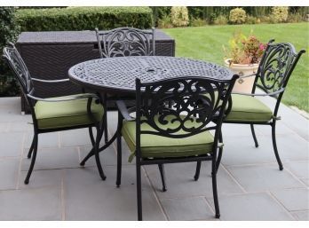 Cast Aluminum 48' Round Patio Table And 4 Chairs With Cushions