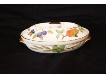 Royal Worcester Flameproof Porcelain Evesham Covered Casserole Dish.  (B-36)