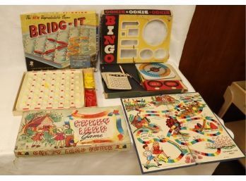 VINTAGE BOARD GAME LOT BINGO, BRIDG-IT, CANDY LAND (C-39)