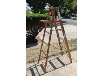 WERNER LADDER W-336  6 FT TYPE-3 200 LB WOOD STEPLADDER (g-11)