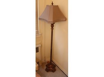 Floor Lamp With Shade. (C-106)