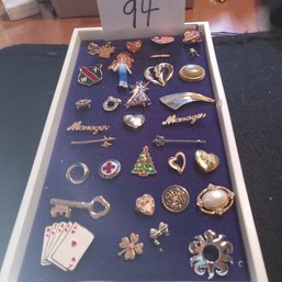 Mixed Brooch Lot