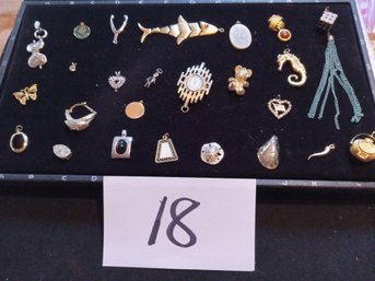 MIXED PENDANT LOT